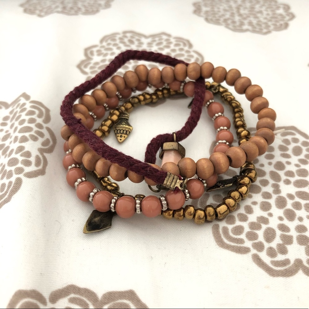 Set of bracelets
